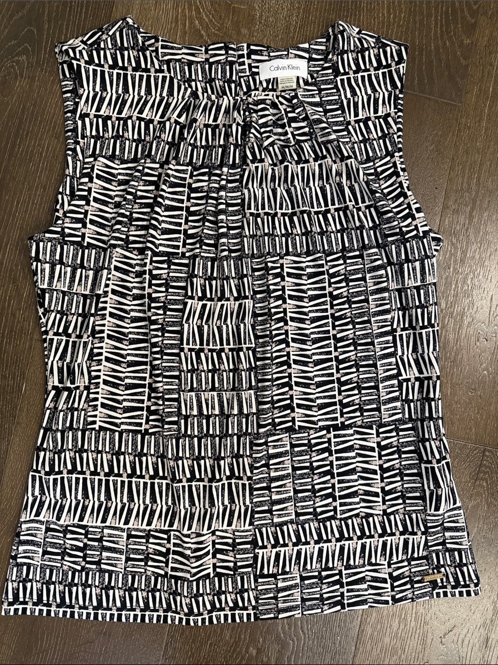Calvin Klein Black & White Geometric Sleeveless Blouse